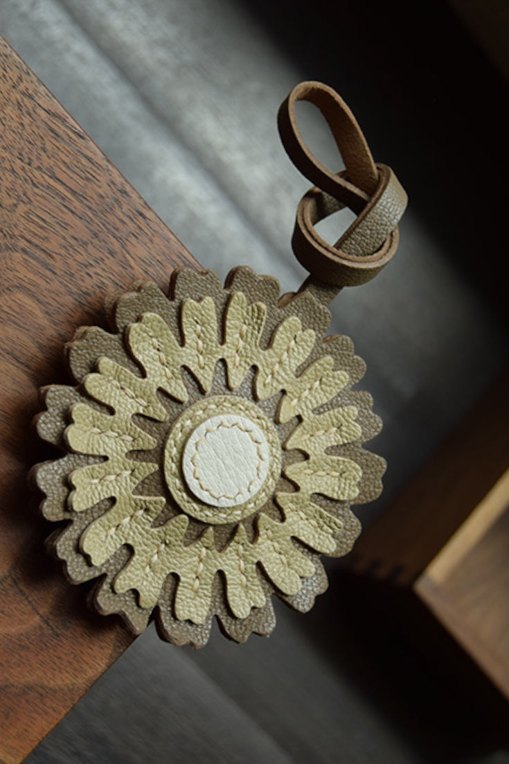 FLOWER CHARM