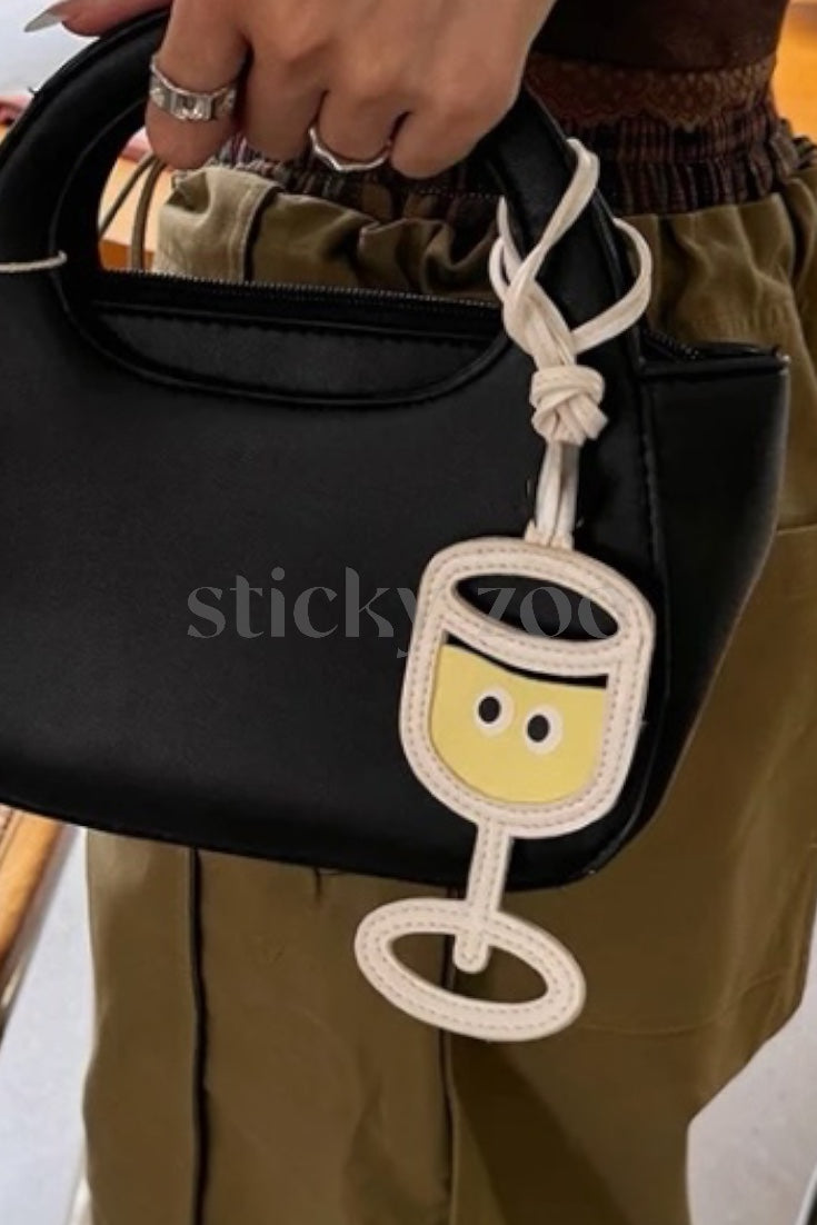 CHEERFUL CHAMPAGNE CHARM