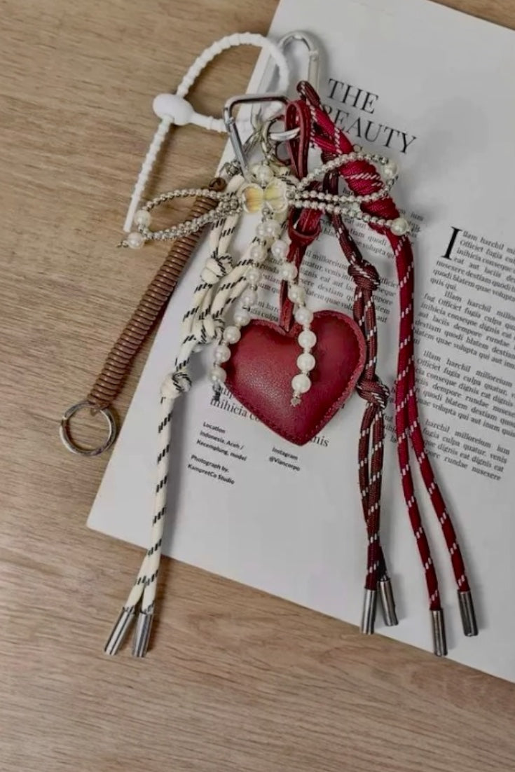 HEART STRINGS CHARM
