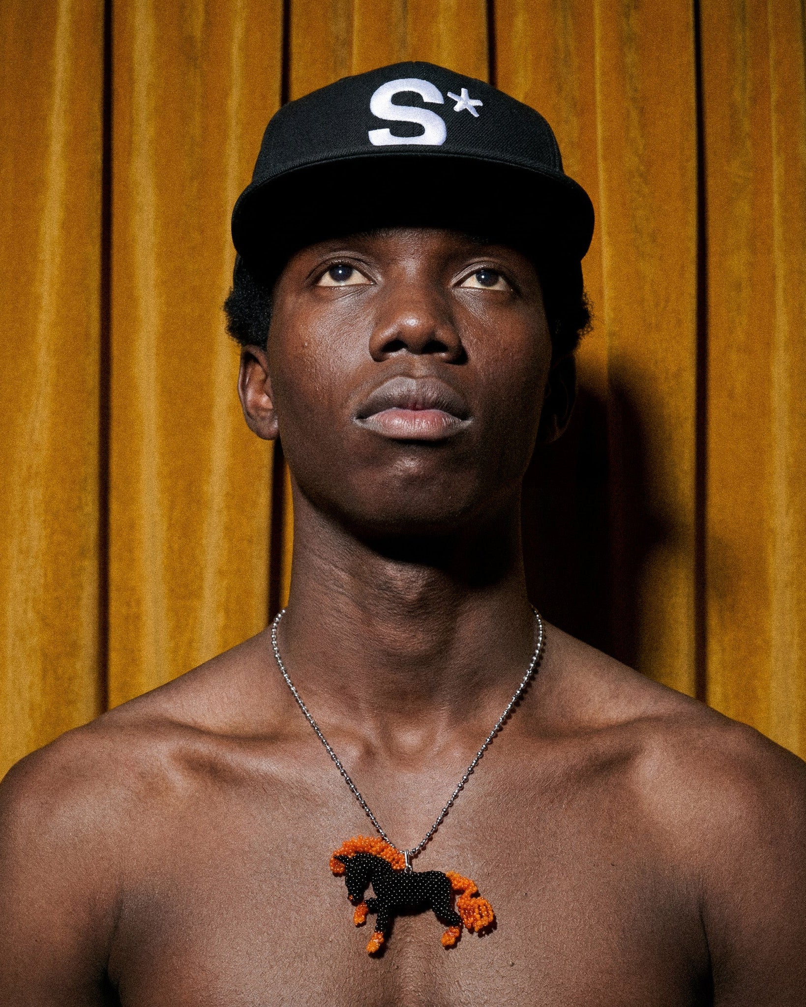 BLACK HORSE BEAD NECKLACE