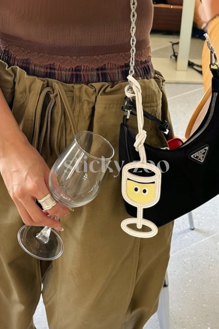 CHEERFUL CHAMPAGNE CHARM