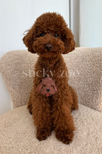 Handmade Poodle leather bag charm with 18K gold-plated keychain clip and engraved STICKYZOO gold tag — for keys, bags, and backpacks. French Alran goatskin.