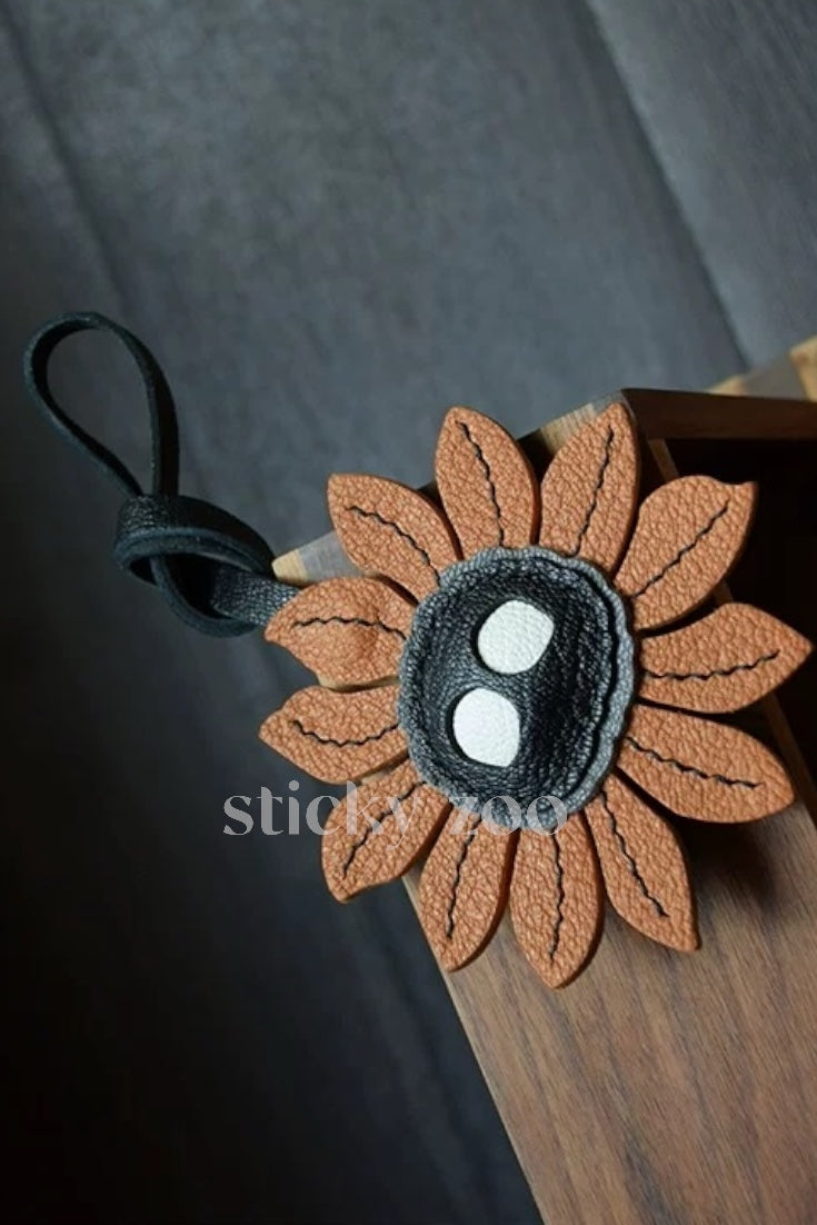 FLOWER CHARM