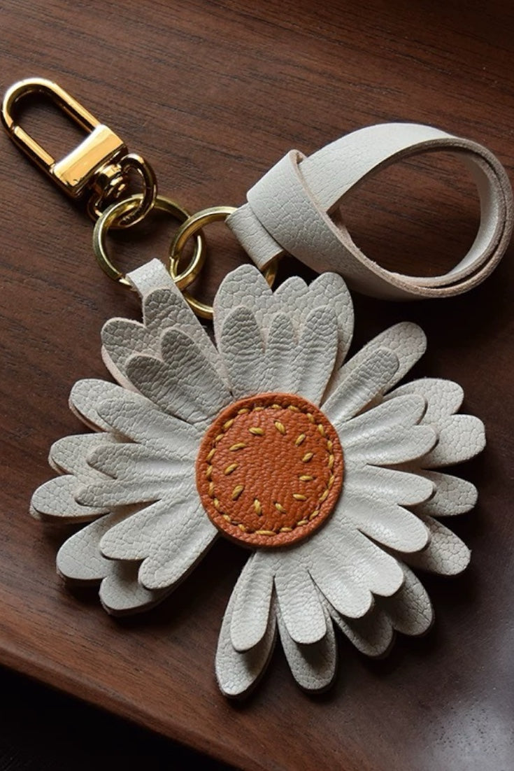 DAISY CHARM