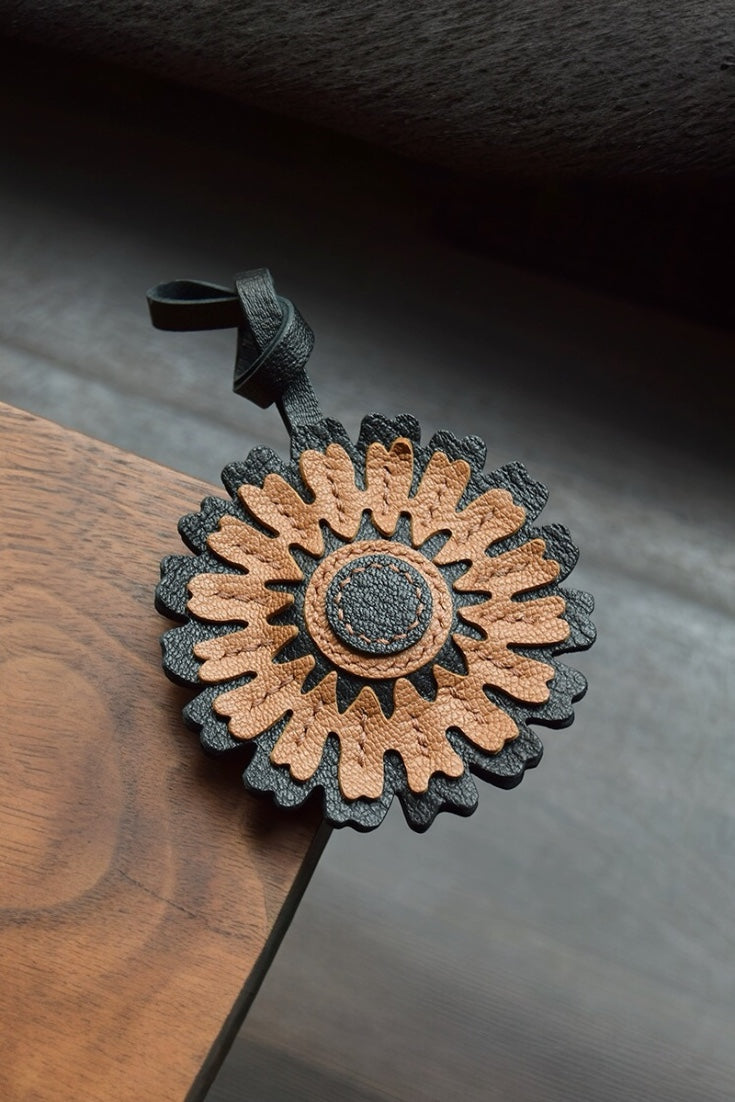 FLOWER CHARM
