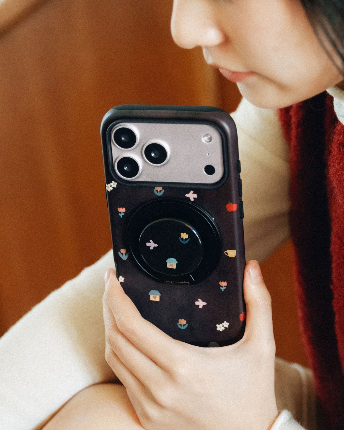 MIDNIGHT STORY GARDEN PHONE CASE