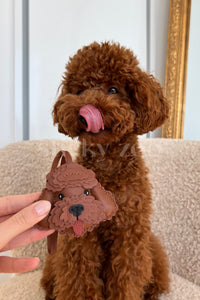 Handmade Poodle leather bag charm with 18K gold-plated keychain clip and engraved STICKYZOO gold tag — for keys, bags, and backpacks. French Alran goatskin.