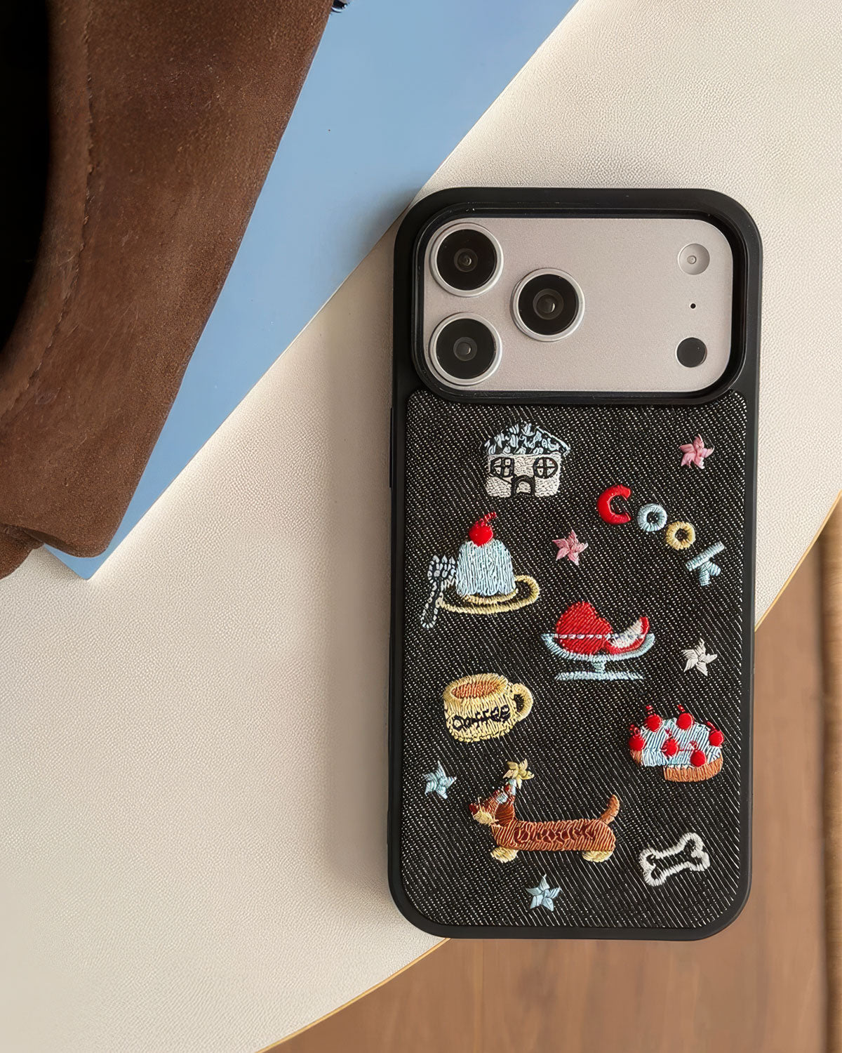 COOKIE CLUB PHONE CASE