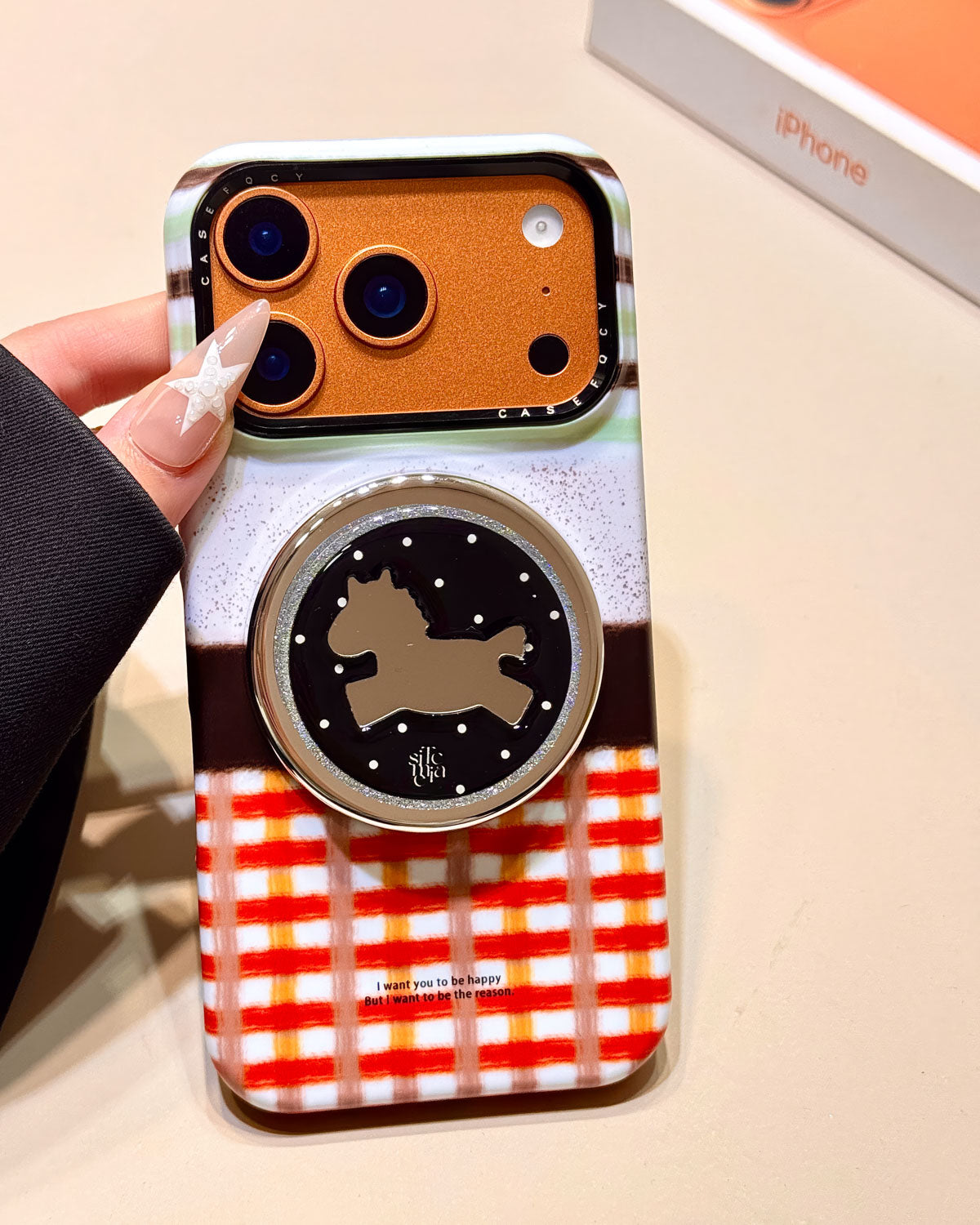 PICNIC HORSE GRIP PHONE CASE