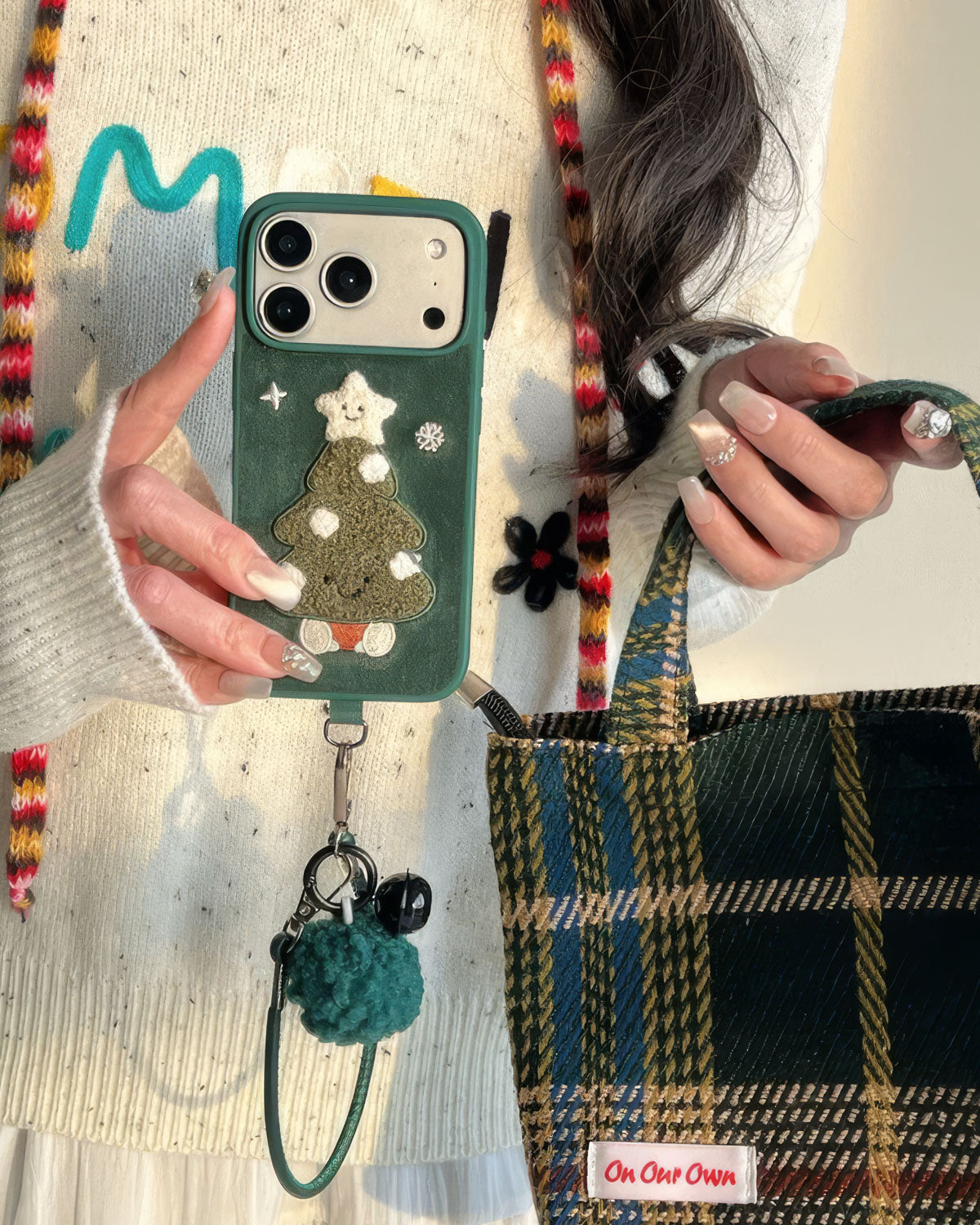 COZY TREE STRAP PHONE CASE