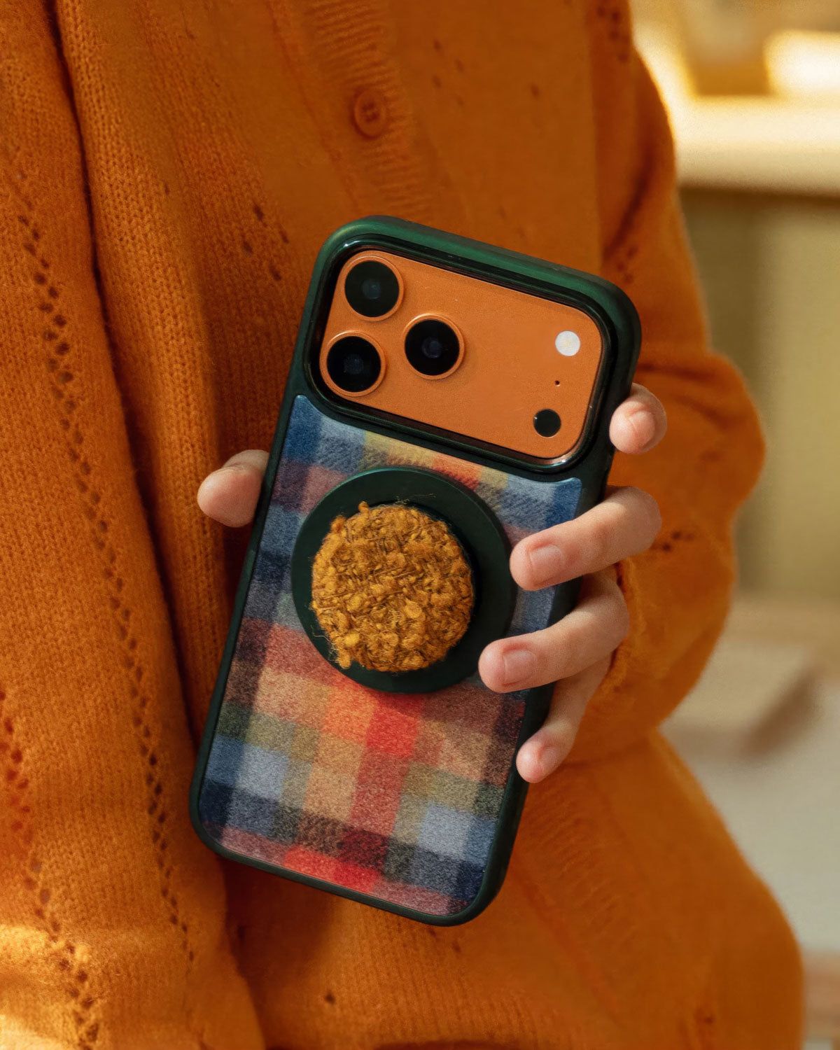 PLAID WOOL GRIP PHONE CASE