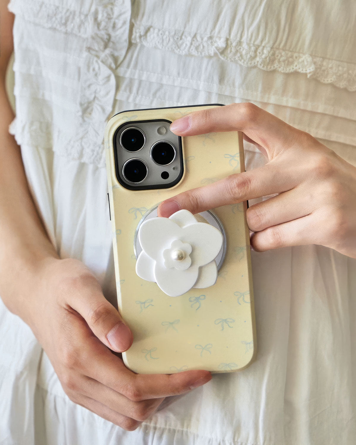 SOFT BLOOM GRIP PHONE CASE