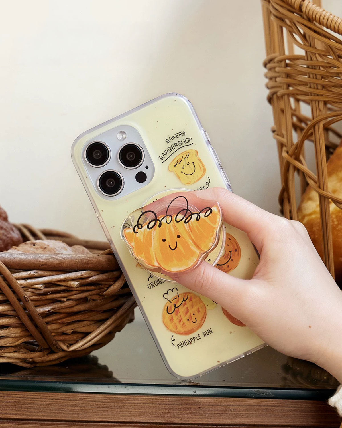 SMILING BAKERY GRIP PHONE CASE
