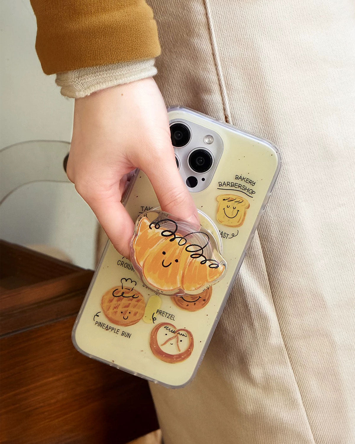 SMILING BAKERY GRIP PHONE CASE