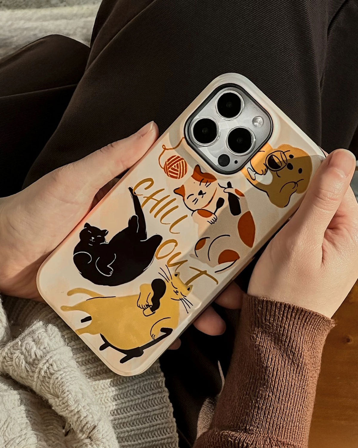 CHILL OUT CAT PHONE CASE
