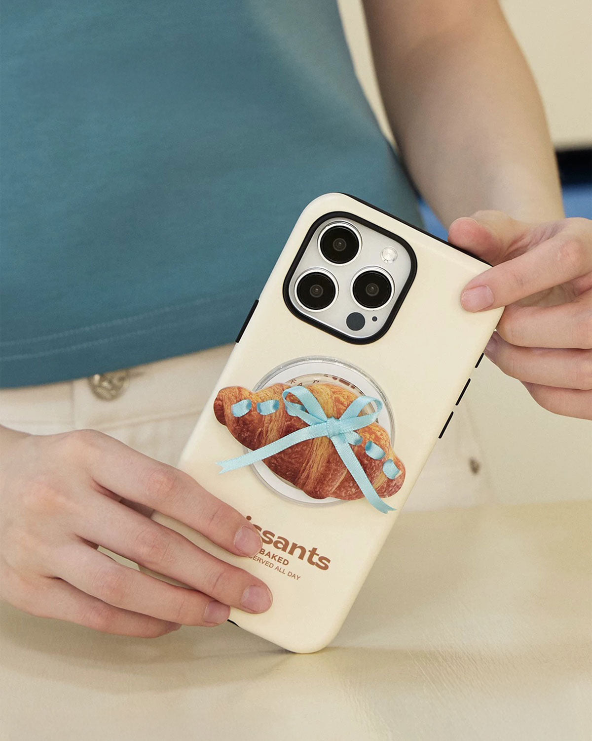 WEEKEND CROISSANT GRIP PHONE CASE