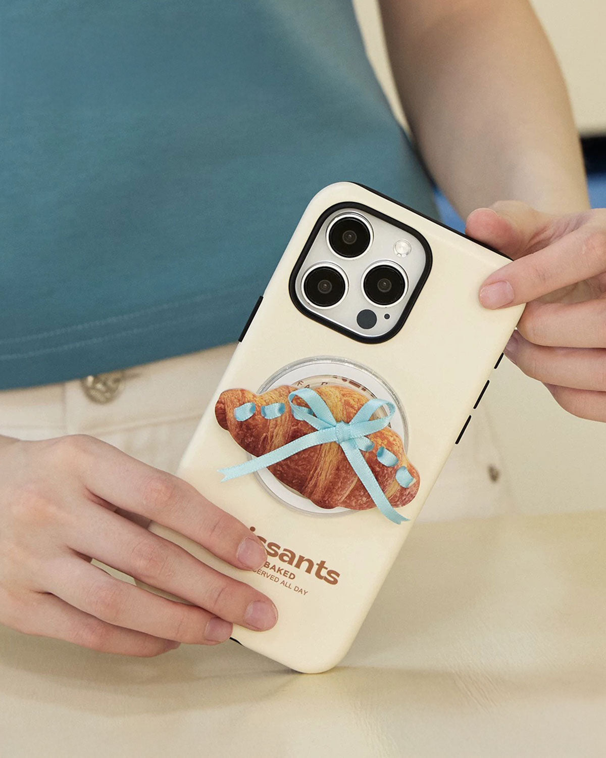 WEEKEND CROISSANT GRIP PHONE CASE