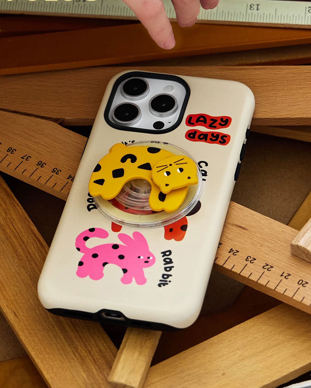 LAZY DAYS ANIMAL GRIP PHONE CASE