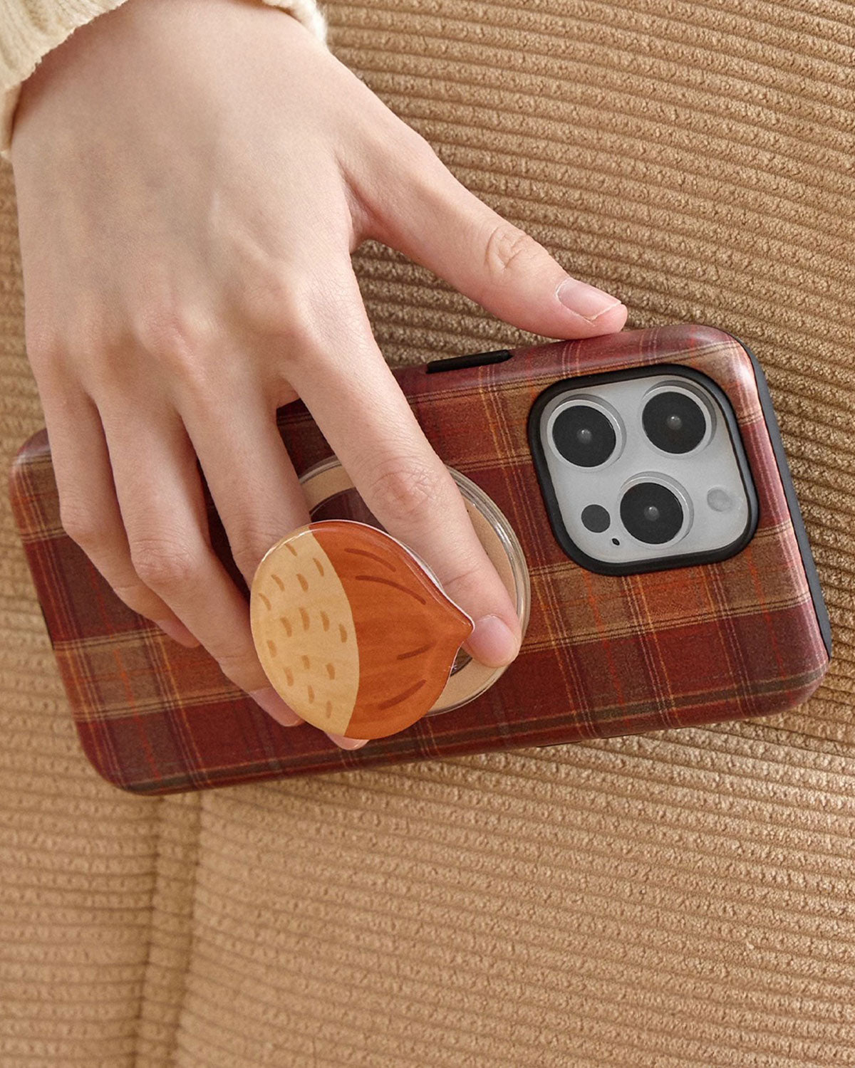 CHESTNUT PLAID GRIP PHONE CASE