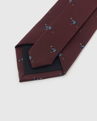 STICKYZOO BURGUNDY HOUND TIE back detail showing structured interlining and hand-finished slip stitching, 145 × 8 cm